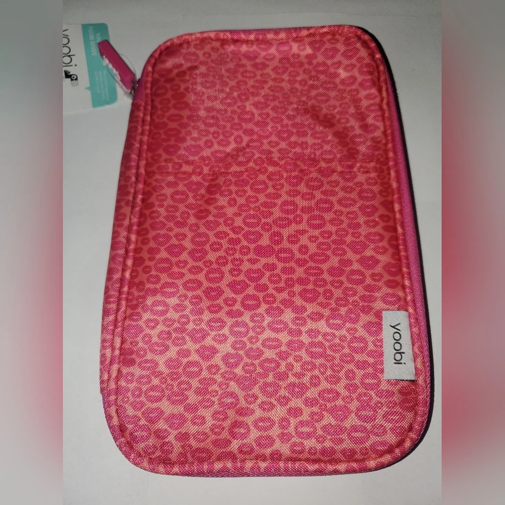 Yoobi Pencil Case Pink Lip Print